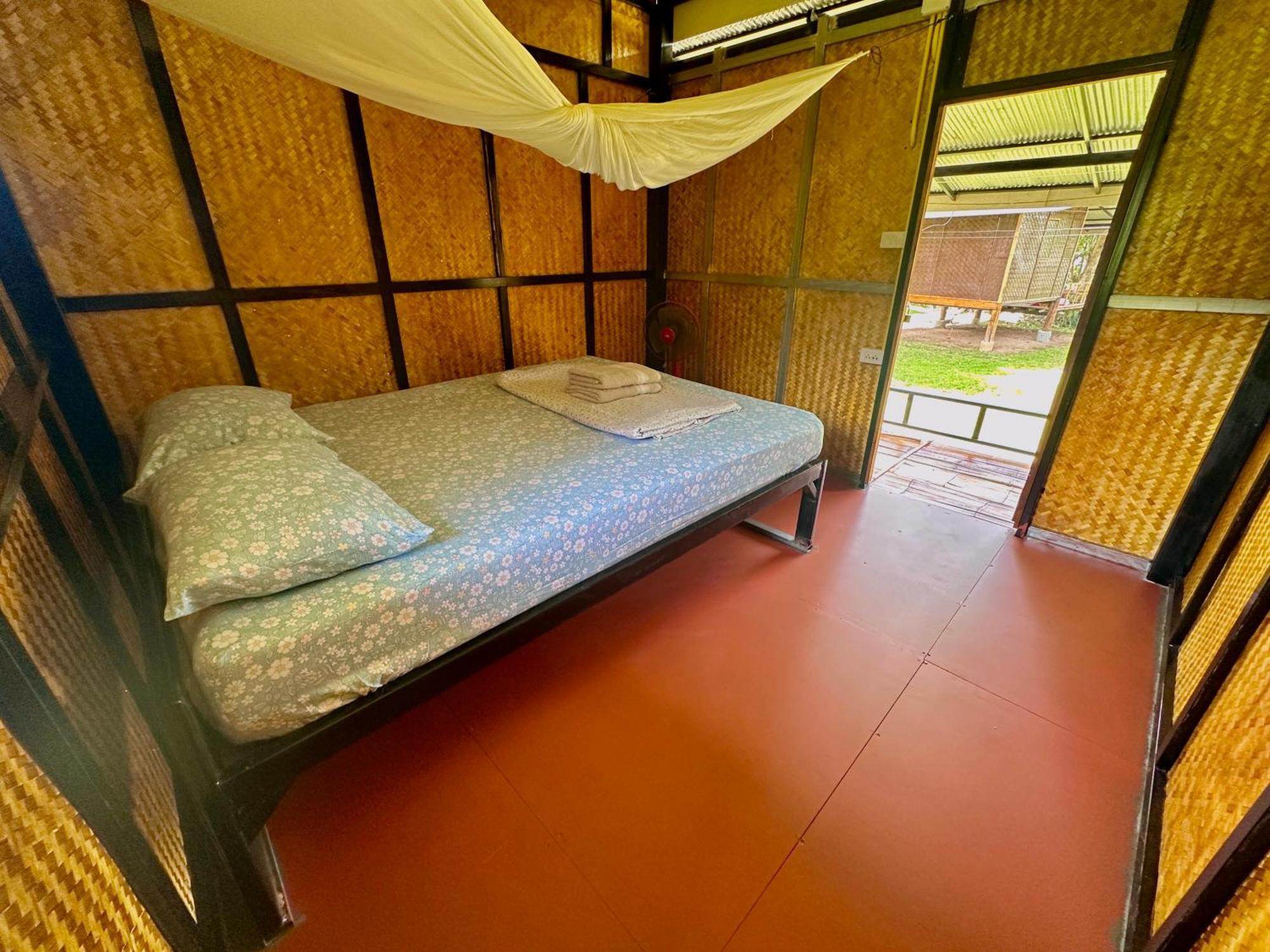 Twin Hut Hotel Pai Exterior photo